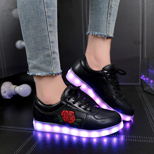 2018 New Size 26-44 Kids Luminous Sneakers for Girls Boys Women Shoes with Light Led Shoes with Flower Glowing Sneakers