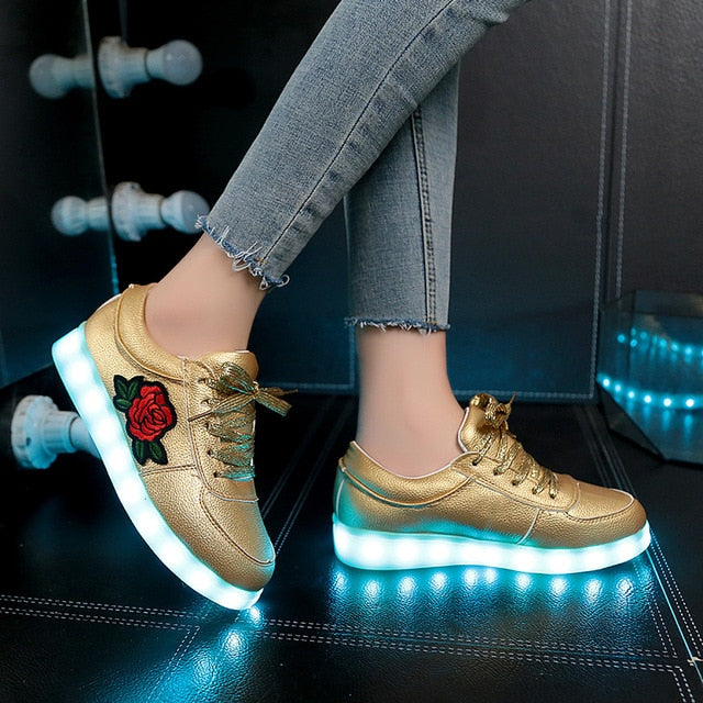 2018 New Size 26-44 Kids Luminous Sneakers for Girls Boys Women Shoes with Light Led Shoes with Flower Glowing Sneakers