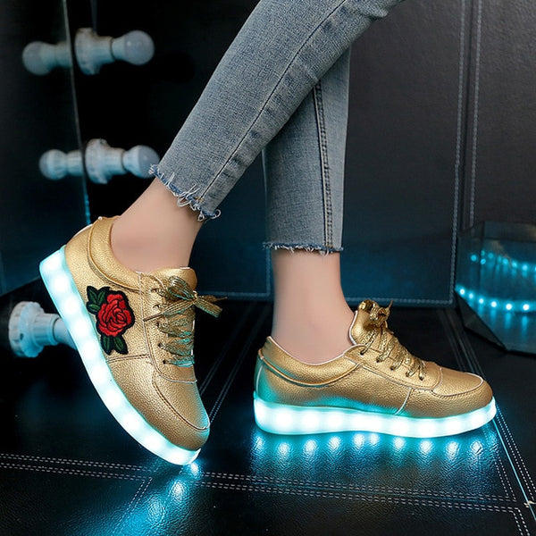 2018 New Size 26-44 Kids Luminous Sneakers for Girls Boys Women Shoes with Light Led Shoes with Flower Glowing Sneakers