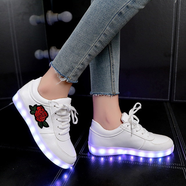 2018 New Size 26-44 Kids Luminous Sneakers for Girls Boys Women Shoes with Light Led Shoes with Flower Glowing Sneakers