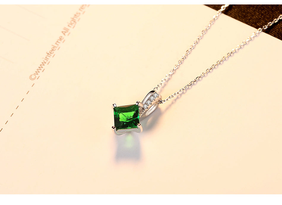 CZCITY Charm Chain Necklace Emerald Green Cubic Zirconia Popular Jewelry 925 Sterling Silver Pendant Necklace for Women Gift