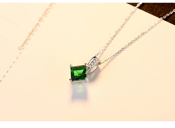 CZCITY Charm Chain Necklace Emerald Green Cubic Zirconia Popular Jewelry 925 Sterling Silver Pendant Necklace for Women Gift
