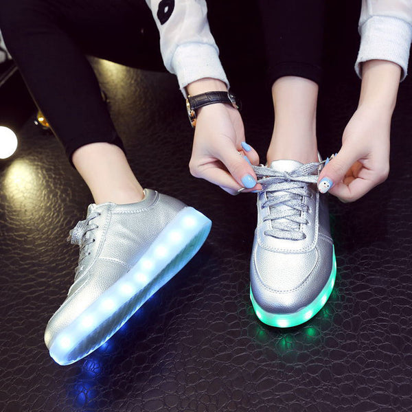 2018 New Size 26-44 Kids Luminous Sneakers for Girls Boys Women Shoes with Light Led Shoes with Flower Glowing Sneakers