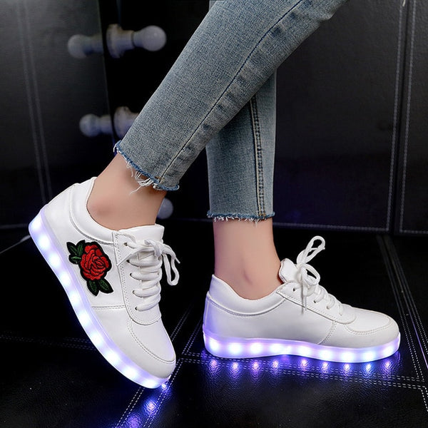2018 New Size 26-44 Kids Luminous Sneakers for Girls Boys Women Shoes with Light Led Shoes with Flower Glowing Sneakers