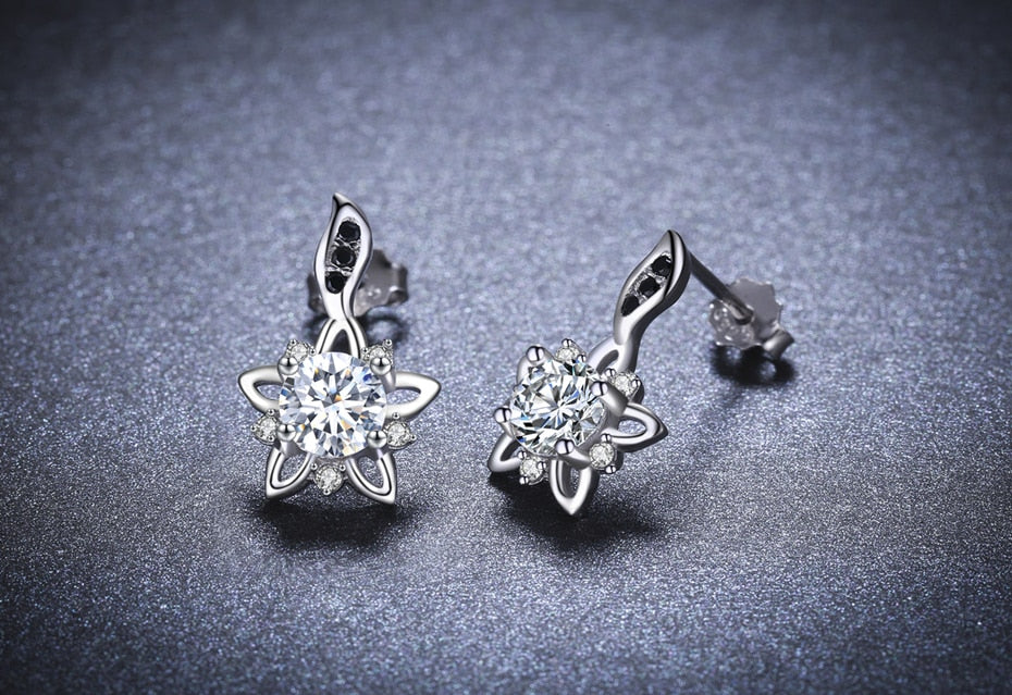[BLACK AWN] Genuine 925 Sterling Silver Fine Jewelry Flower Black&White Stone Engagement Stud Earrings for Women T032