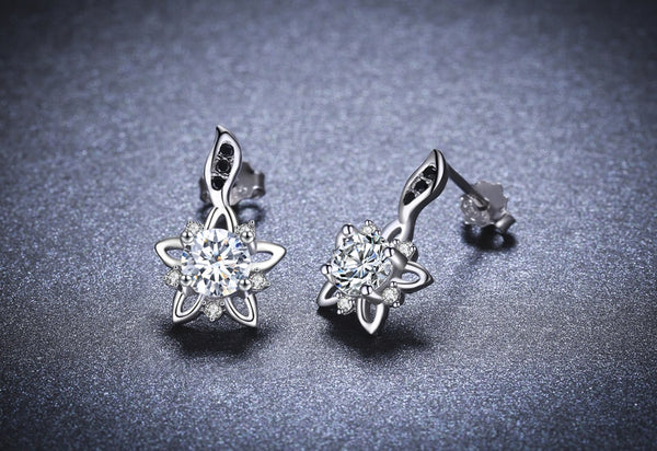 [BLACK AWN] Genuine 925 Sterling Silver Fine Jewelry Flower Black&White Stone Engagement Stud Earrings for Women T032